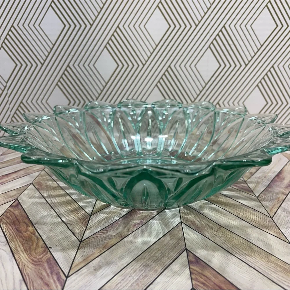 Vintage Federal Glass Bowl Starburst Carnival Blue/Green Petal Cross‎ 10.25